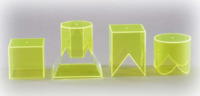 Pyramide mit 4 Aufsteckkörpern Pyramide mit 4 Aufsteckkörpern