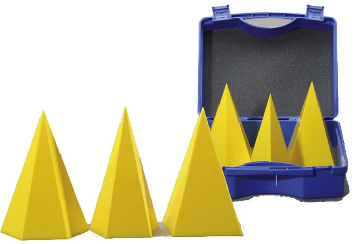 3-teiliger Satz regelmäßiger Pyramiden 3-teiliger Satz regelmäßiger Pyramiden