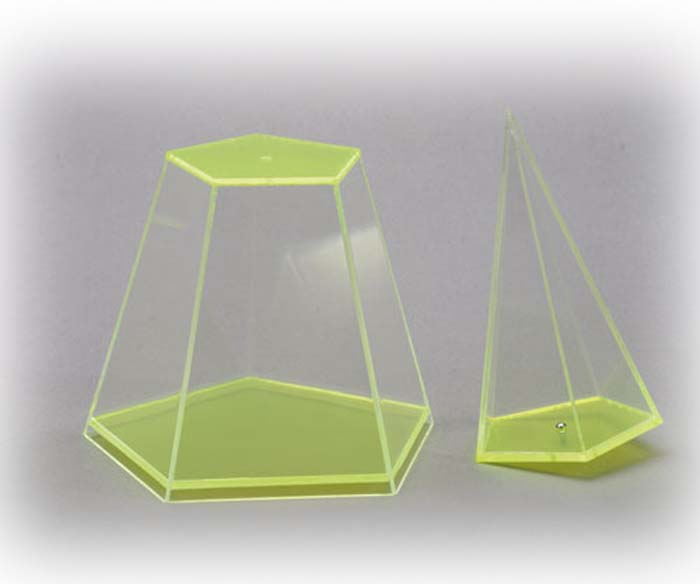 5-seitige Pyramide mit abnehmbarer Spitze 5-seitige Pyramide mit abnehmbarer Spitze