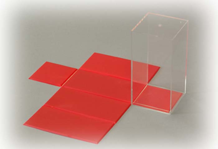 Quadratisches Prisma mit Oberflächennetz Quadratisches Prisma mit Oberflächennetz