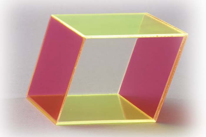 Rhomboeder, 3-farbig, allseitig geschlossen Rhomboeder, 3-farbig, allseitig geschlossen