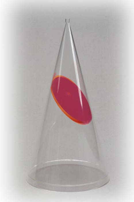Kegel mit Ellipsenschnitt Kegel mit Ellipsenschnitt