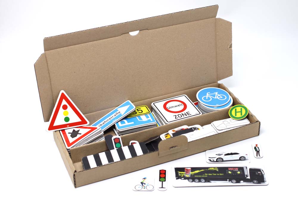 Verkehrszeichensatz magnetisch 124-teilig Verkehrszeichensatz magnetisch 124-teilig