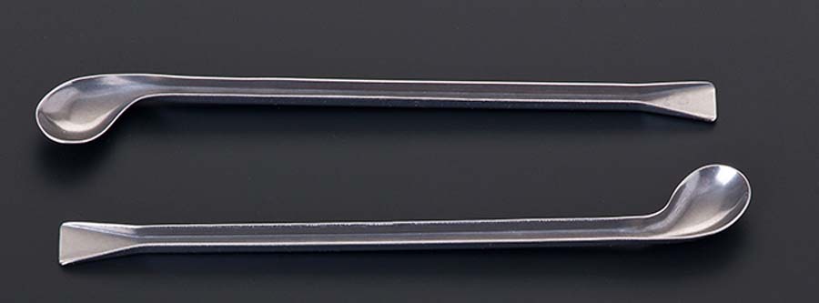 Mehrzwecklöffel aus Edelstahl Mehrzwecklöffel aus Edelstahl